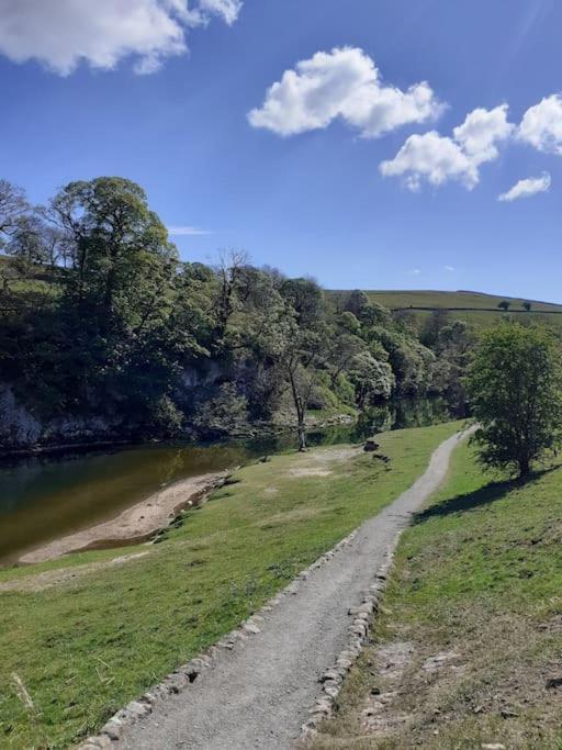 Henry's * Skipton